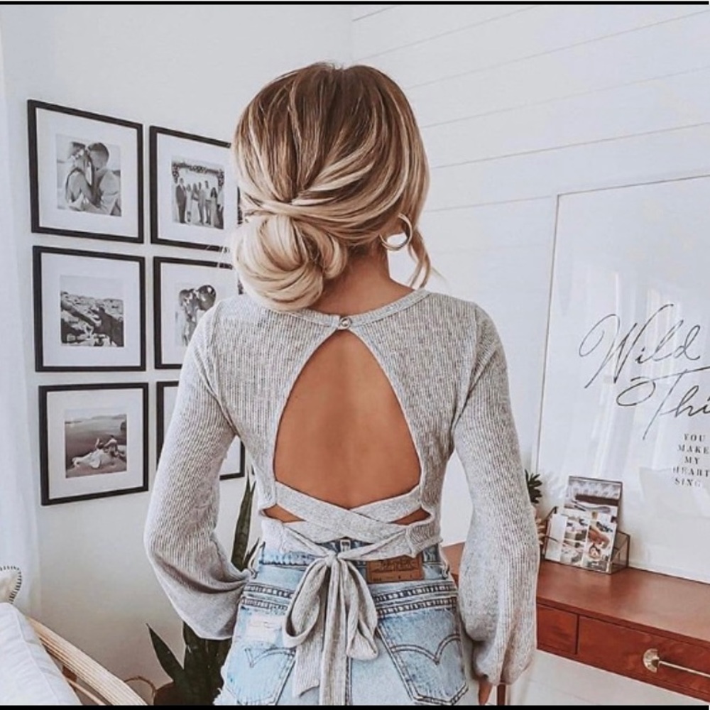 XL-Super soft and light weight cropped -opened back sweater